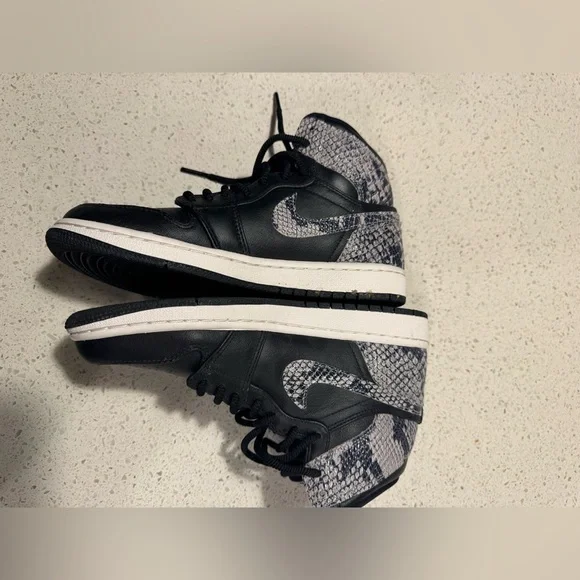 Air Jordan 1 Retro High Premium Black Snake W 8.5 NWOB - Picture 3 of 10